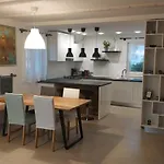 Lägenhet Ginna