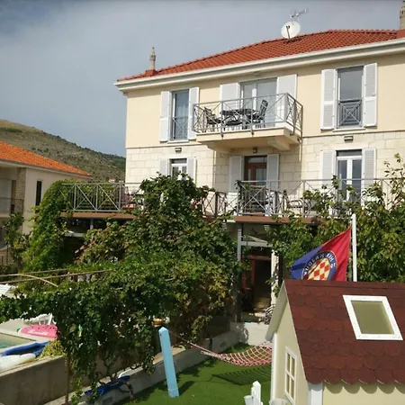Ginna Lejlighed Trogir